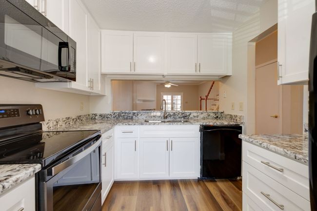 APT-6 - 234 Samuel Blvd, Condo with 2 bedrooms, 2 bathrooms and null parking in Coppell TX | Image 7