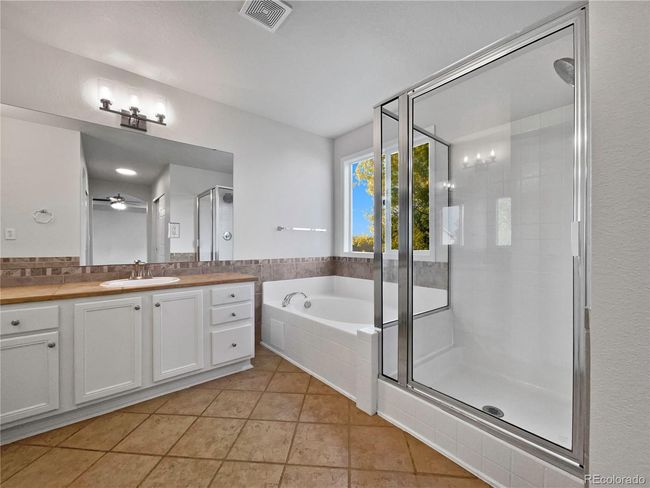545 Short Dr, House other with 5 bedrooms, 4 bathrooms and 3 parking in Dacono CO | Image 36