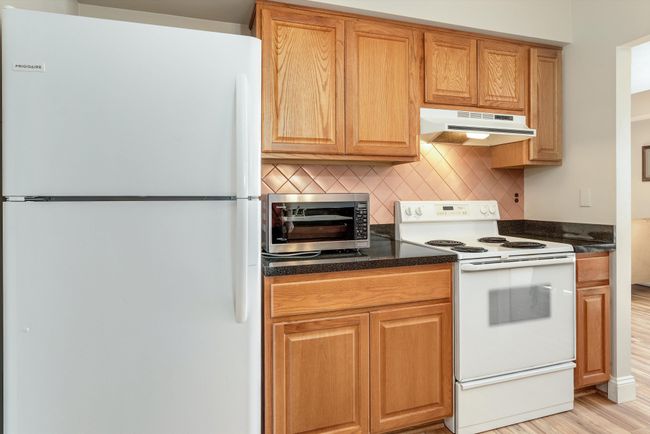 APT-5 - 1693 Riverside Dr, Condo with 2 bedrooms, 2 bathrooms and null parking in Rochester Hills MI | Image 8