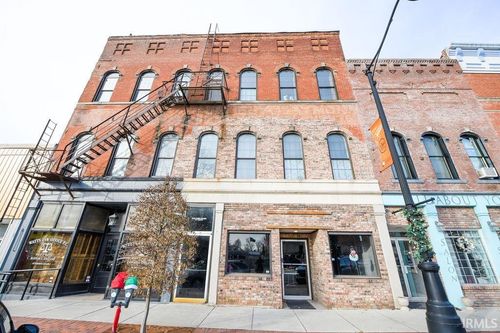 69 S Main St, Spencer, IN, 47460-1729 | Card Image