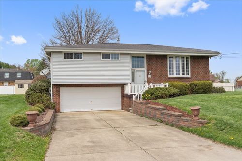 124 Wyndfield Dr, Mount Pleasant, PA, 15666-2160 | Card Image