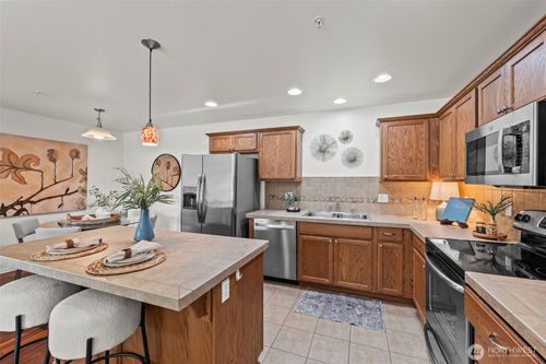 unit-201-1411 Evergreen Park Dr Sw, Olympia, WA, 98502-5831 | Card Image