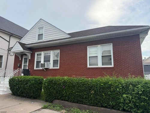 22 Quinn St, Paterson, NJ, 07501-2610 | Card Image