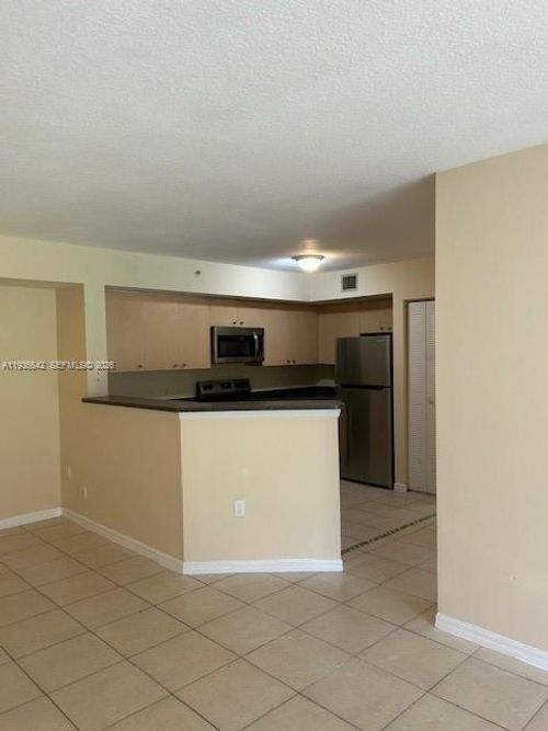apt-107-4021 San Marino Blvd, West Palm Beach, FL, 33409-7730 | Card Image