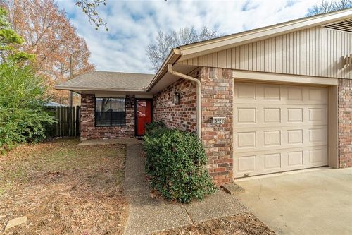 374 Crossover Road, Fayetteville, AR, 72703 | Card Image