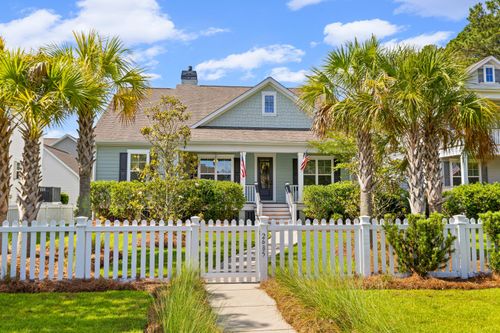 2685 Park West Blvd, Mount Pleasant, SC, 29466-7246 | Card Image