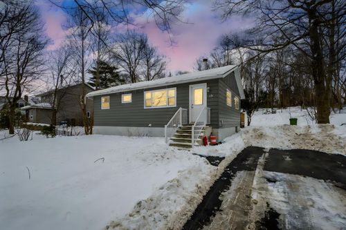 15 Saint Michaels Avenue, Halifax, NS, B3P1M6 | Card Image