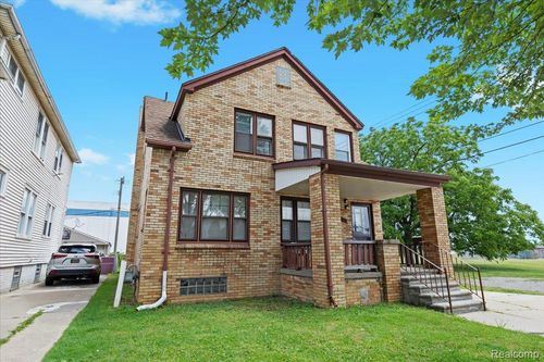 4200 Lois St, Dearborn, MI, 48126-3636 | Card Image