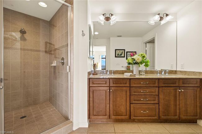 Master Bathroom | Image 26