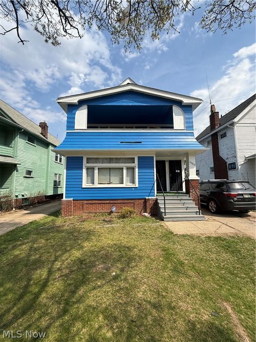 16304 Nela View Rd, Cleveland, OH, 44112-1718 | Card Image