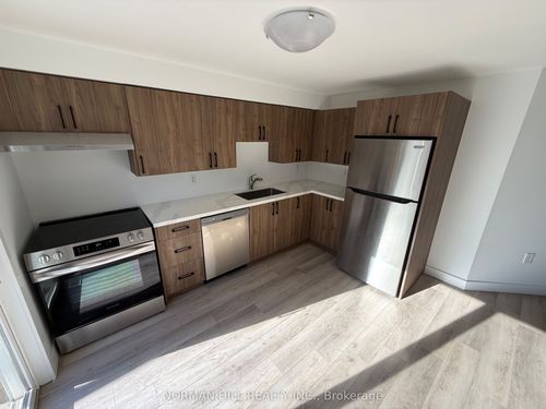 17 Hewitt Pl, Barrie, ON, L4M7B3 | Card Image