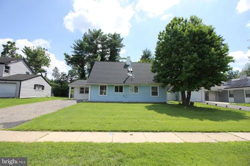 28 Bayberry Ln, Willingboro, NJ, 08046-1608 | Card Image