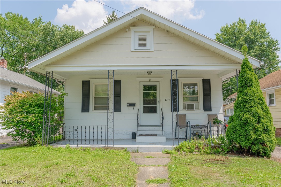 Dietz Ave, Akron, OH 44301