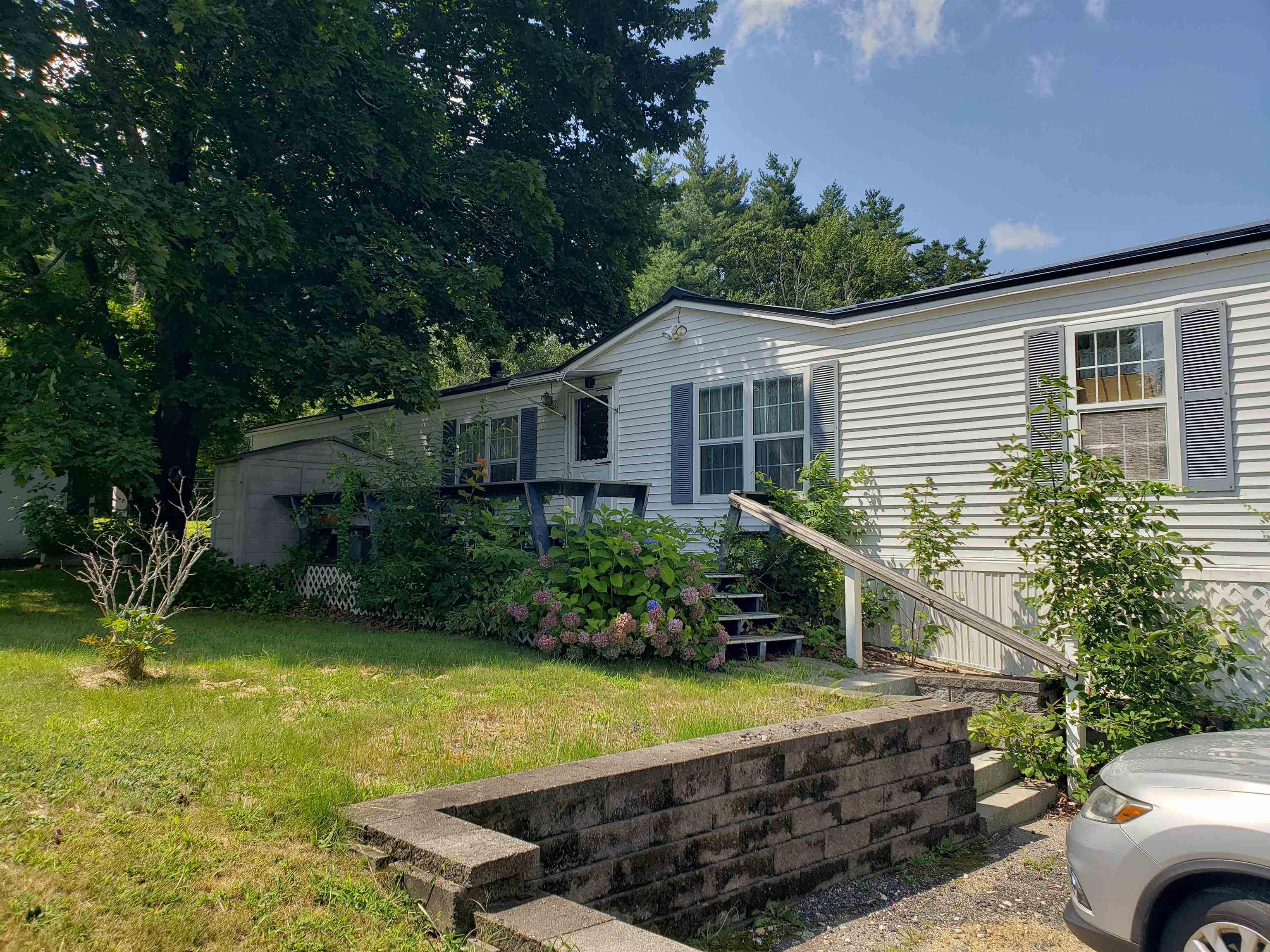 Parker Ave, Raymond, NH 03077