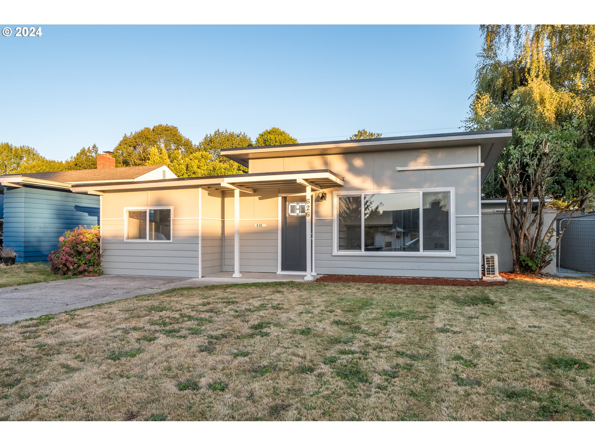 27th Ave, Longview, WA 98632