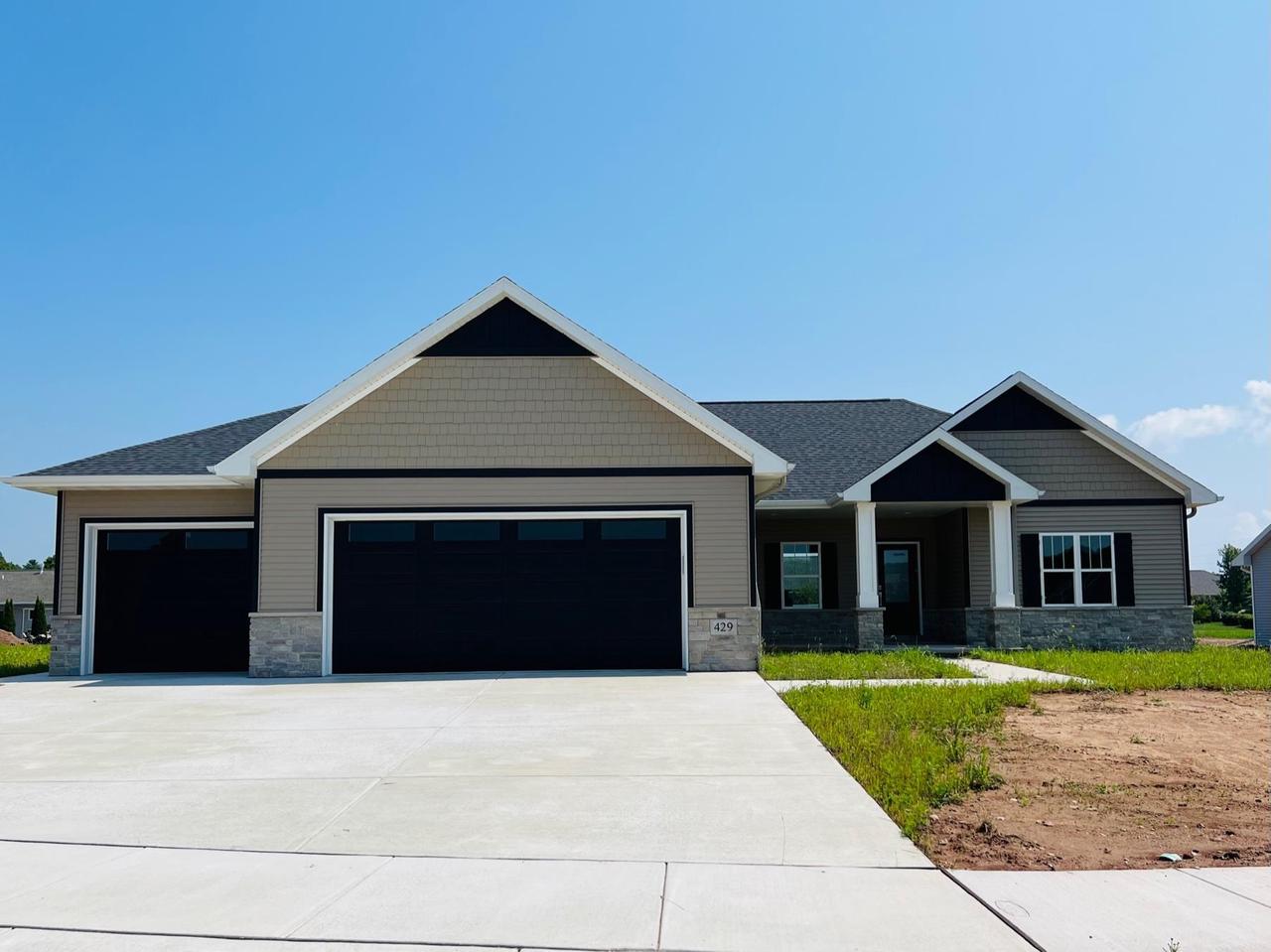 Bradly Ct, Green Bay, WI 54311