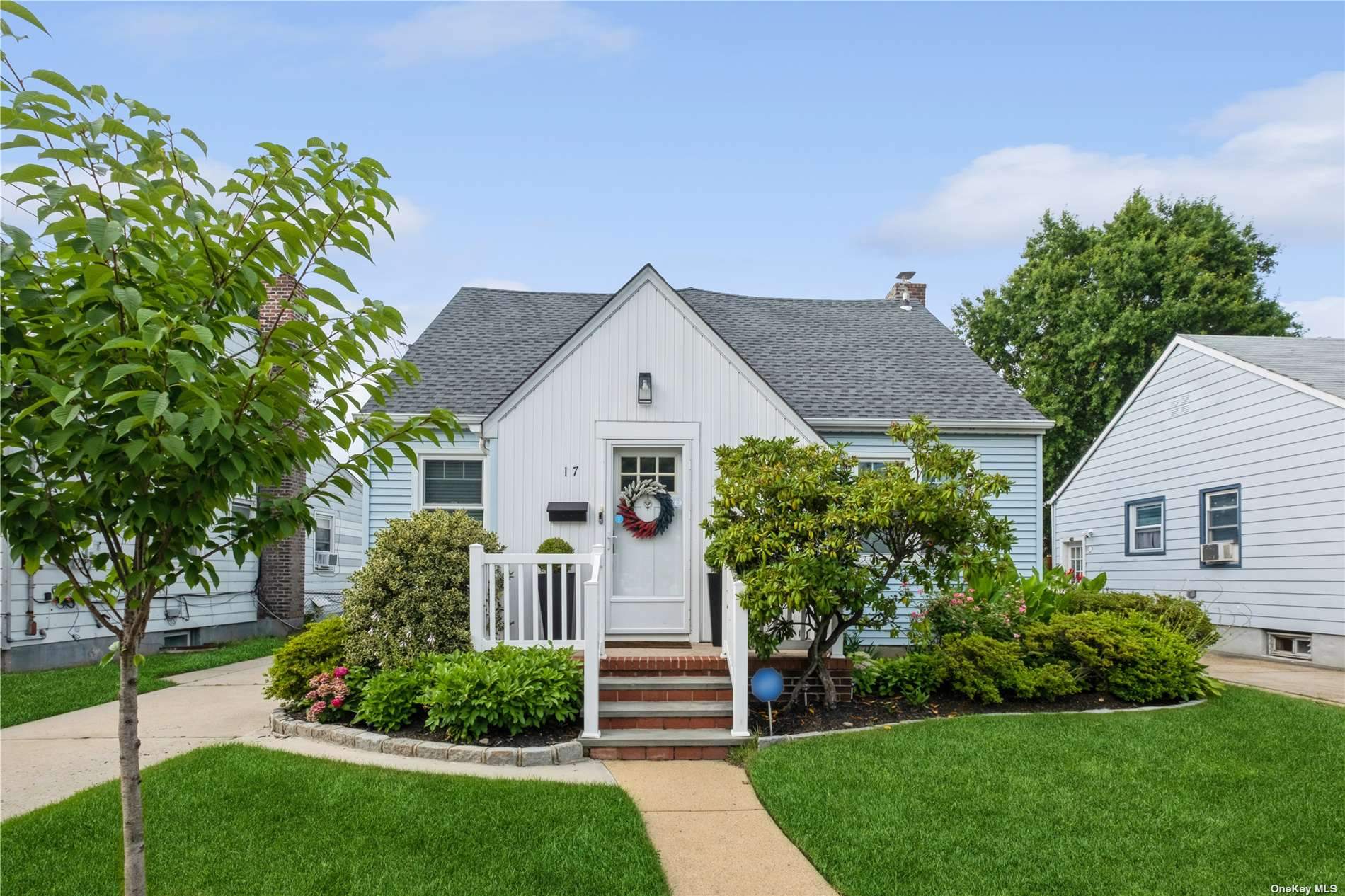 Court St, Elmont, NY 11003