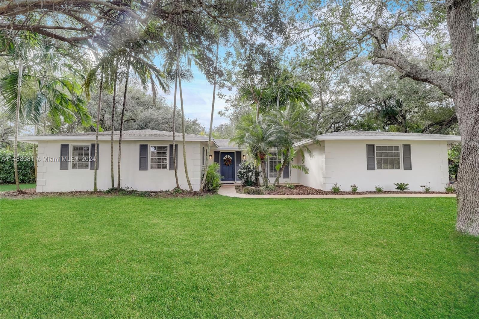 165th Ter, Palmetto Bay, FL 33157