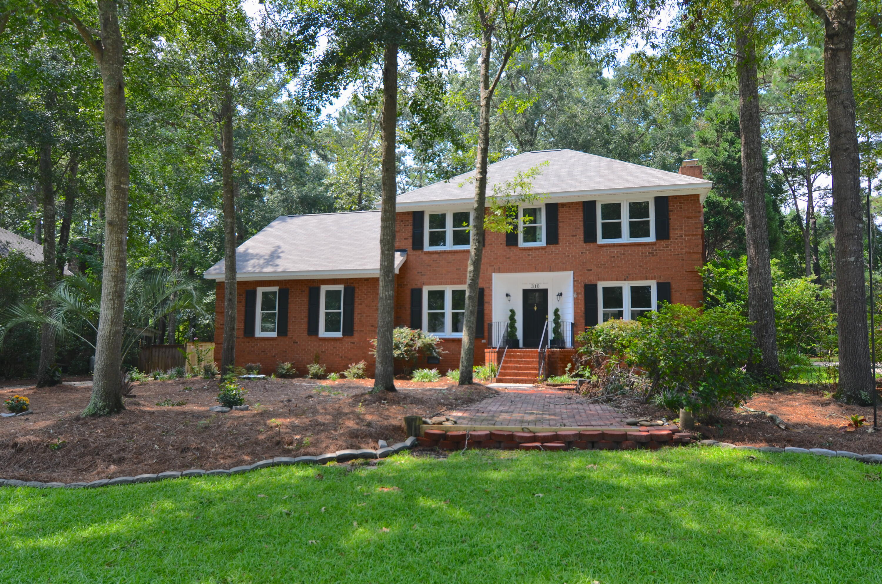 Upshur Ct, Summerville, SC 29485