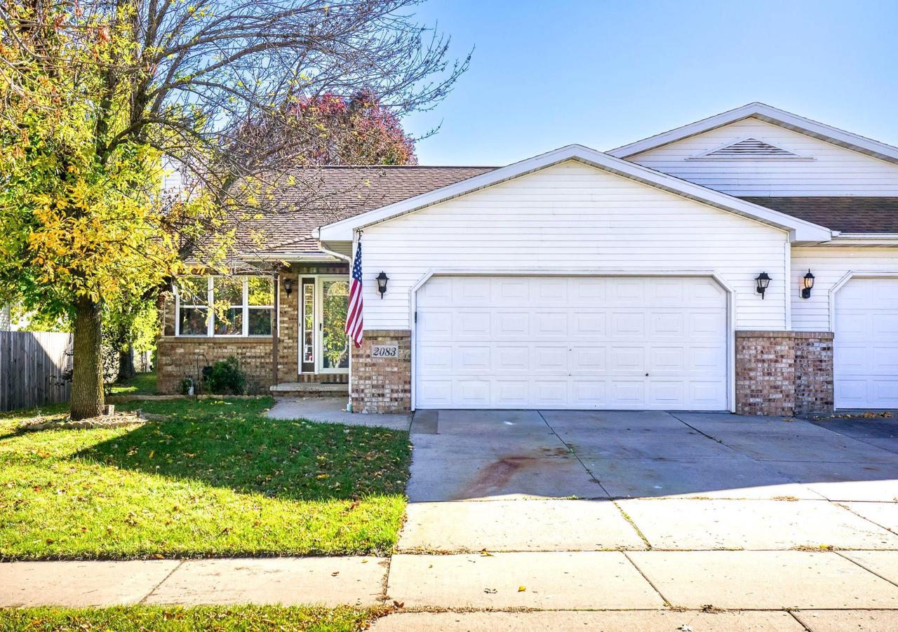 2083 Autumn Lane, For Sale in KAUKAUNA Zoocasa