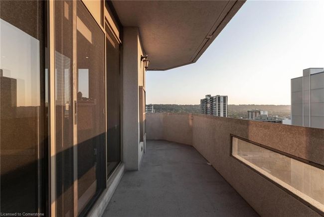 1703 - 67 Caroline St S, House attached with 2 bedrooms, 2 bathrooms and 1 parking in Hamilton ON | Image 27
