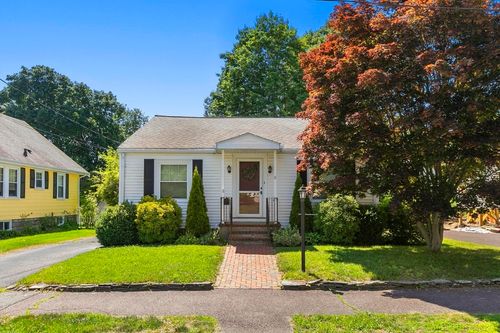 8 Ames St, Wakefield, MA, 01880-4310 | Card Image