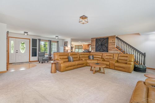 5605 N Shore Rd, Pinconning, MI, 48650-8408 | Card Image
