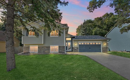 2241 7th St N, North Saint Paul, MN, 55109-2807 | Card Image