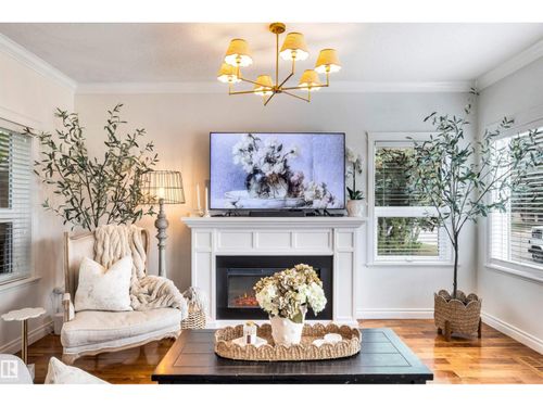 5021 49 Ave, Vegreville, AB, T9C1L9 | Card Image