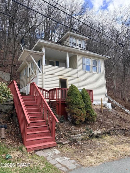 139 Cliff St, Honesdale, PA, 18431-2109 | Card Image