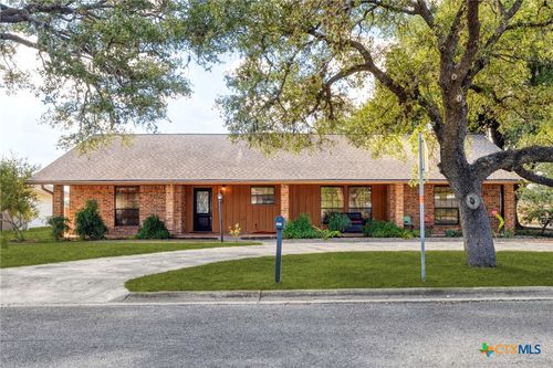 208 S Mulberry St, Luling, TX, 78648-2424 | Card Image