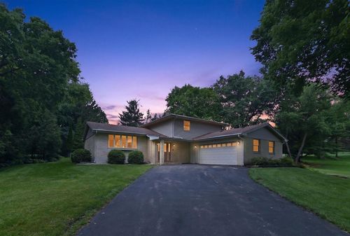 3924 S Meadow Drive, Westport, WI, 53562 | Card Image