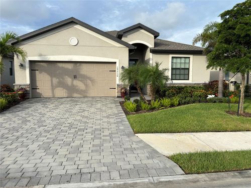 19716 Fishhawk Trl, VENICE, FL, 34293-4720 | Card Image