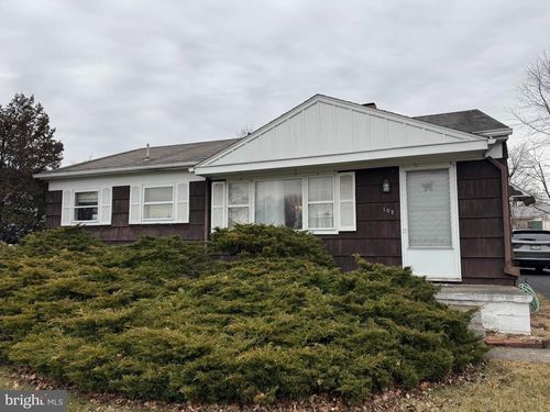 102 Lincoln Dr, Fayetteville, PA, 17222-1010 | Card Image