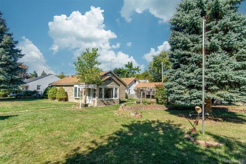 3617 Churchill Ave, Flint, MI, 48506-4737 | Card Image