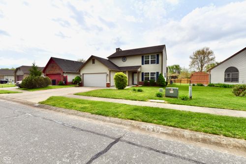 181 Tracy Ridge Blvd, New Whiteland, IN, 46184-1071 | Card Image