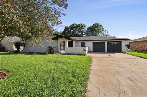 4601 Graves Ave, Groves, TX, 77619-3713 | Card Image