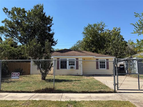 7606 Darnay Dr, Houston, TX, 77033-3448 | Card Image