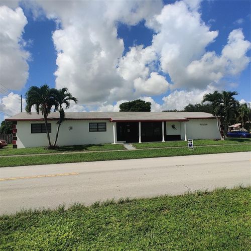 600 S 46th Ave, HOLLYWOOD, FL, 33021-7603 | Card Image
