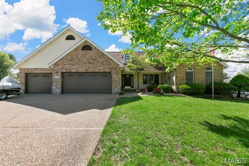 609 Meyer Rd, Wentzville, MO, 63385-1010 | Card Image