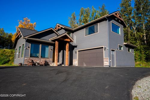 1800 N Equestrian Pl, Palmer, AK, 99645-5718 | Card Image