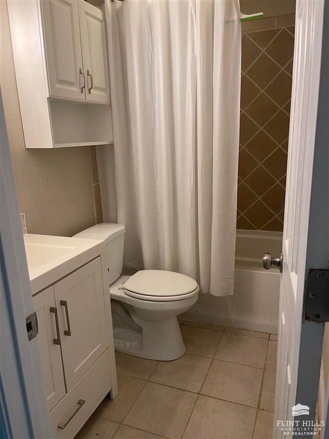 1504 Hale Dr, House other with 4 bedrooms, 1 bathrooms and null parking in Junction City KS | Image 7