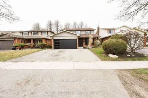 4205A Longmoor Dr, Burlington, ON, L7L5C7 | Card Image