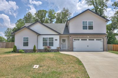 525 Burgess Ct, House other with 3 bedrooms, 2 bathrooms and 2 parking in Clarksville TN | Image 1