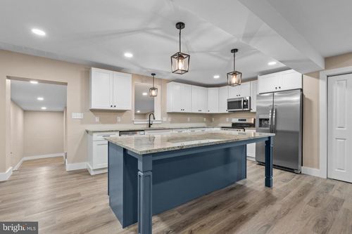 325 W Reliance Rd, TELFORD, PA, 18969-2040 | Card Image