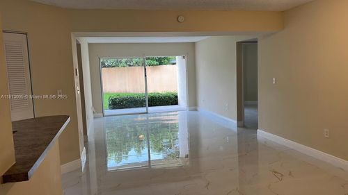 apt-106-6284 Nw 186th St, Hialeah, FL, 33015-6040 | Card Image
