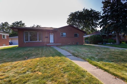 1742 Lakeview St, Trenton, MI, 48183-1727 | Card Image