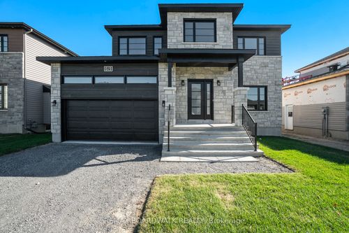 619 Geneva Cres, Embrun, ON, K0A1W0 | Card Image
