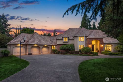 13905 212th Dr Ne, Woodinville, WA, 98077-7675 | Card Image
