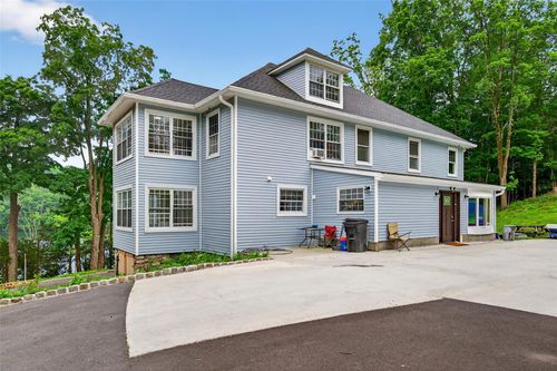 556 Lakes Rd, Monroe, NY, 10950-1070 | Card Image
